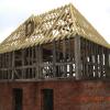 Montage d'une habitation en vieux bois 